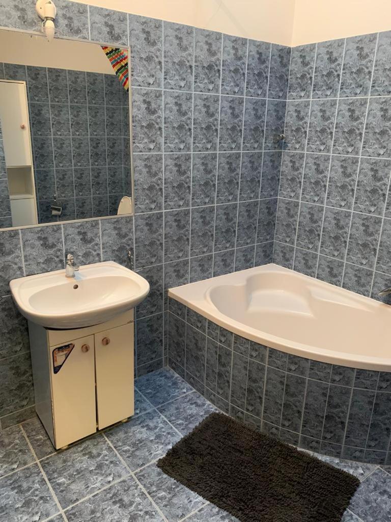 Spacious 2-Rooms Penthouse In Warsaw City Center エクステリア 写真